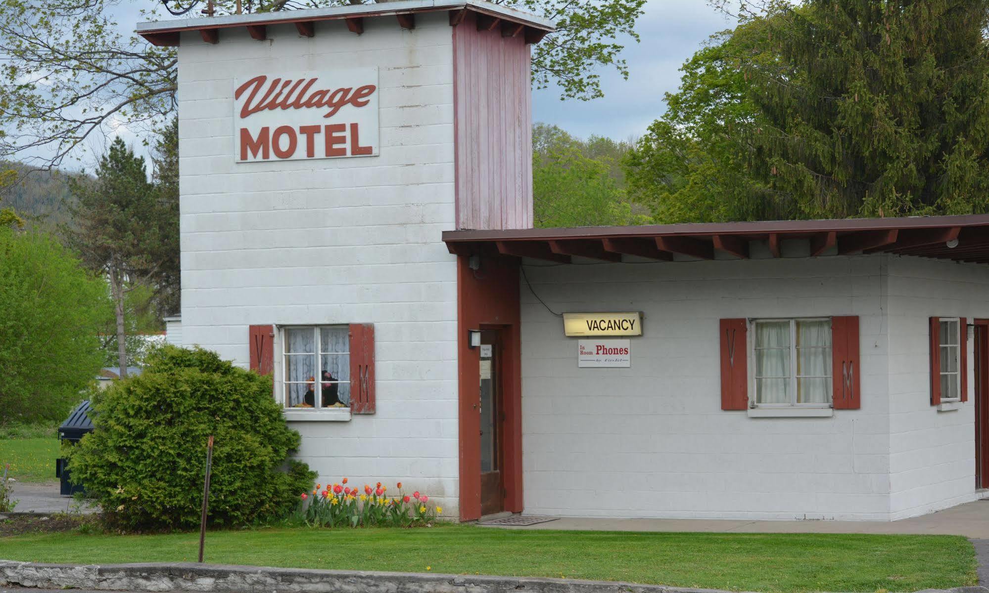 The Village Motel Richfield Springs Buitenkant foto